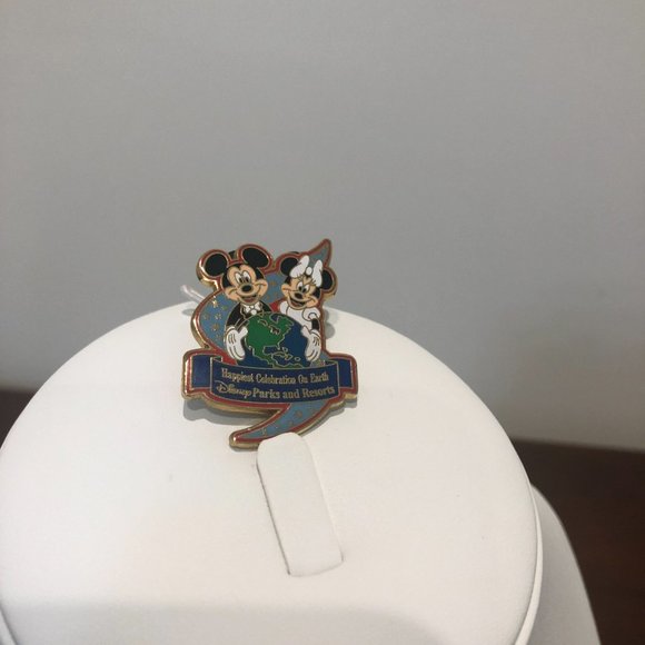 Disney Parks Resort Happiest Celebration on Earth Trading Collective Pin. - Picture 4 of 10
